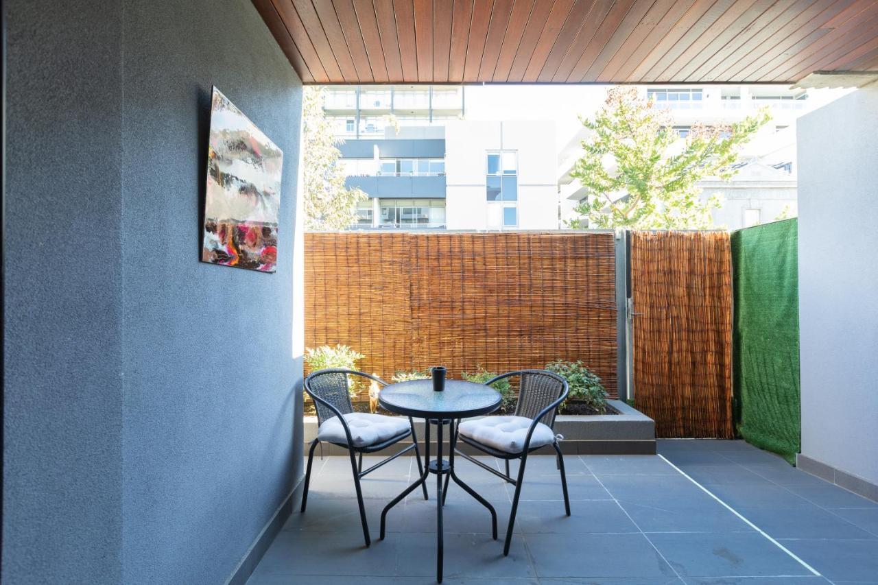 Experience Port Melbourne Apartment Exterior photo