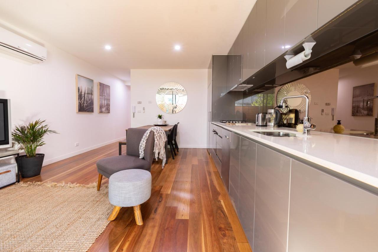 Experience Port Melbourne Apartment Exterior photo