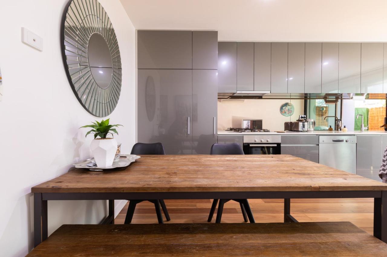 Experience Port Melbourne Apartment Exterior photo